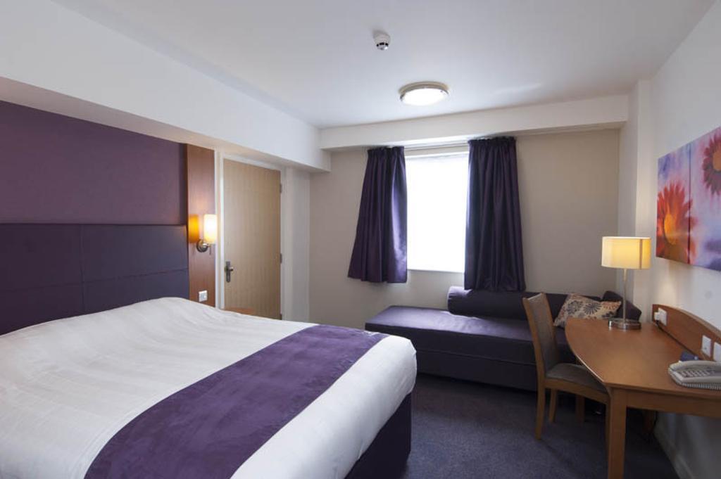 Premier Inn Bournemouth East Room photo