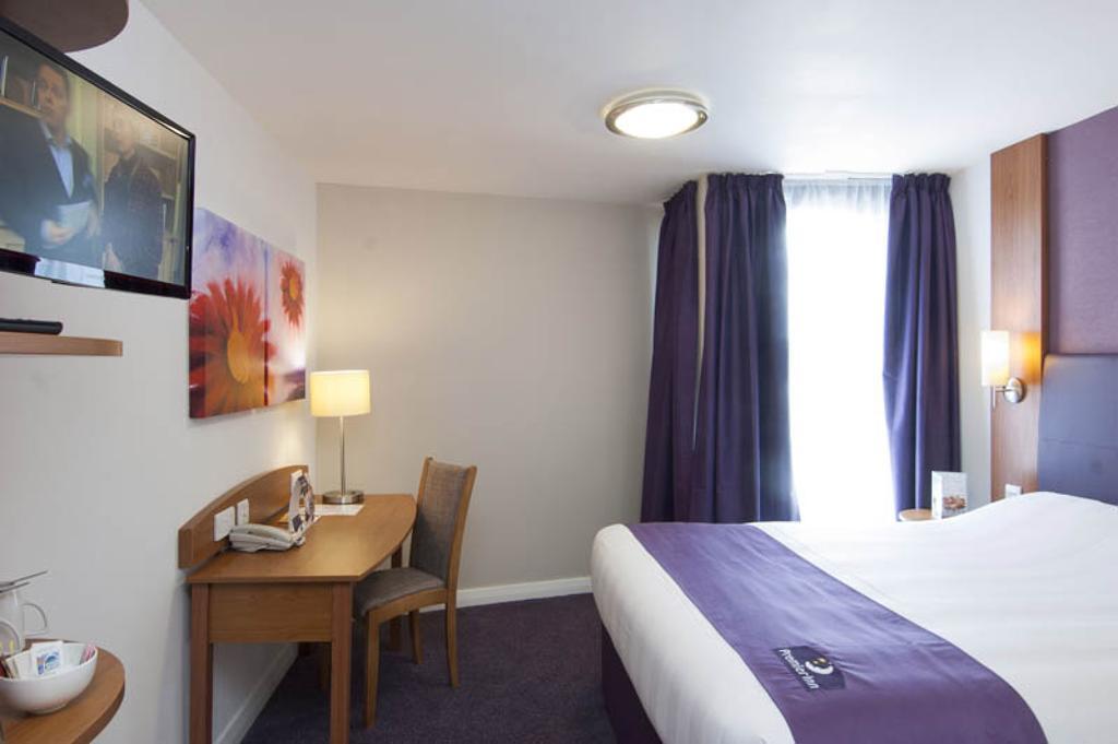 Premier Inn Bournemouth East Room photo