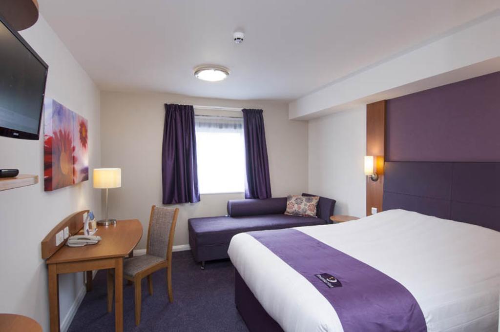 Premier Inn Bournemouth East Room photo
