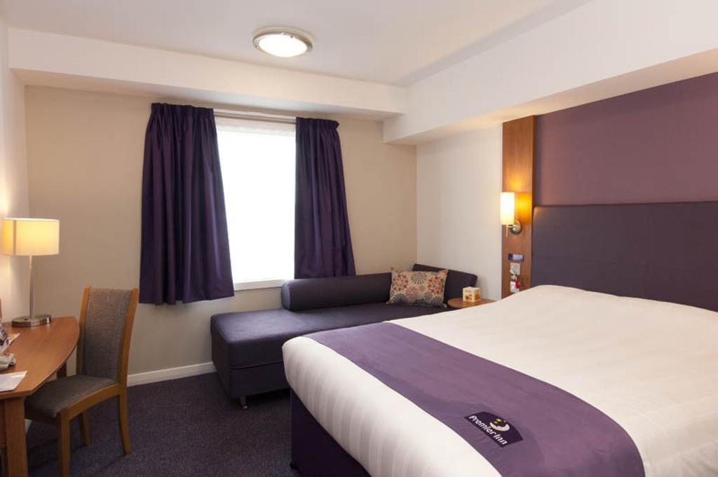 Premier Inn Bournemouth East Room photo
